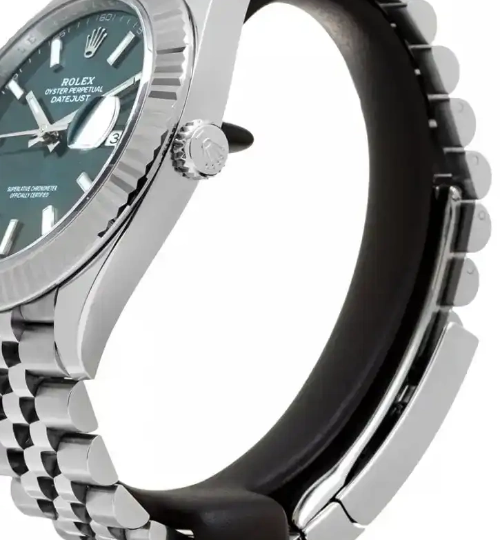 Prestigious Jewellers Rolex Datejust 126334 Yes 0606